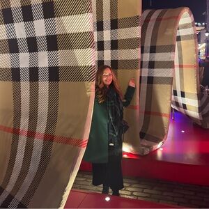 Meet your Posher, Val!